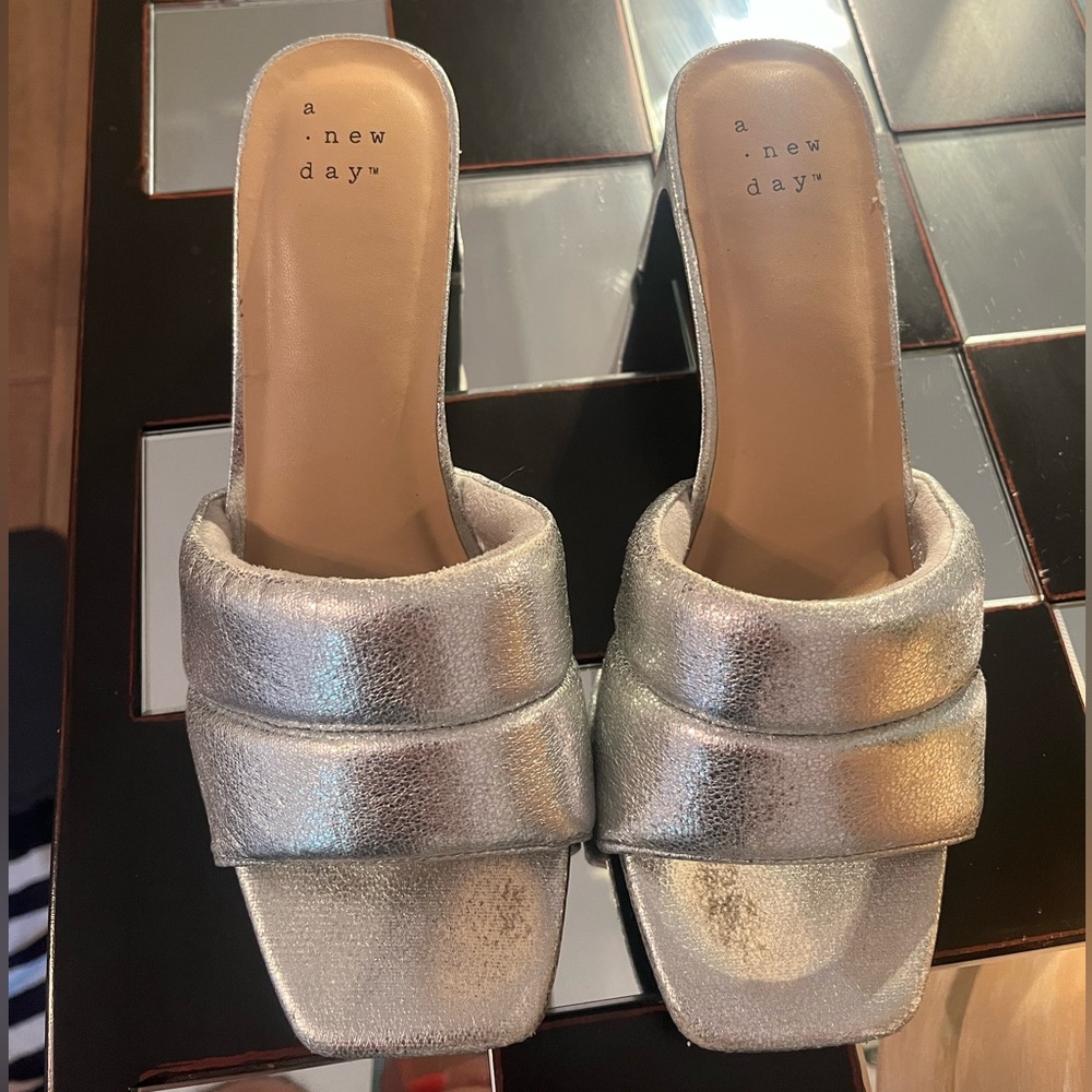A NEW DAY Silver block sandal size 6.5